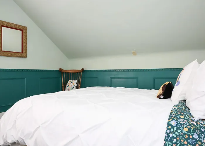 Stone Chalet Bed & Breakfast Inn Ann Arbor