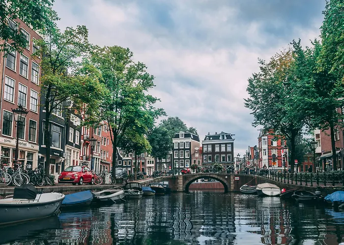 Vacation Apartment Rentals in Amsterdam